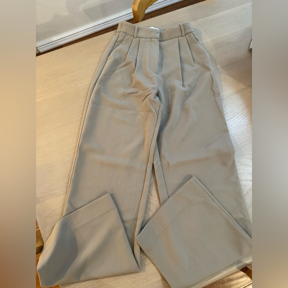 Abercrombie & Fitch Sloan Tailored Pants Beige size 0 Long , new with tags